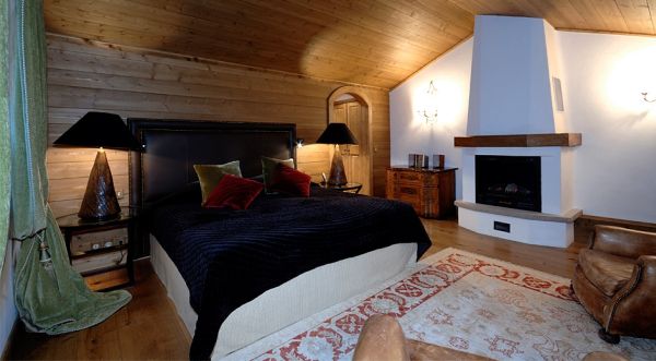 Дизайн интерьера спальной комнаты в стиле шале. Фото 24